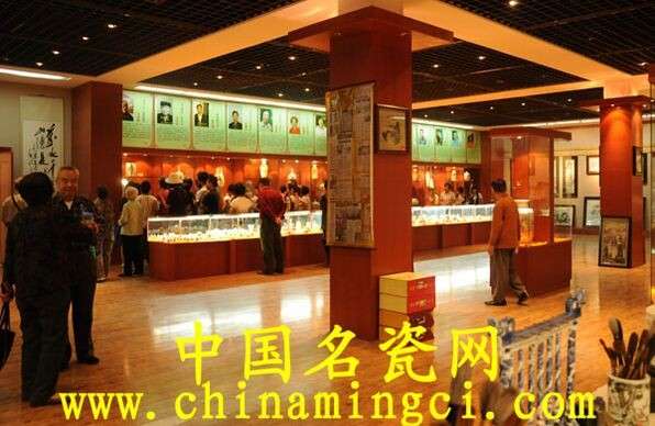 景德镇当代瓷器异彩纷呈,吸引众人瞩目