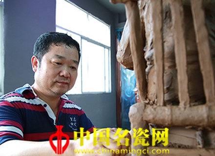 曾亚林:色釉神韵 意趣天成