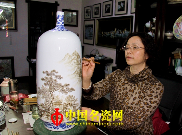 林红:纵情山水间