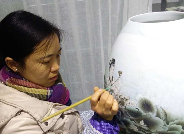 秦丕芳:芳容丽质更妖娆