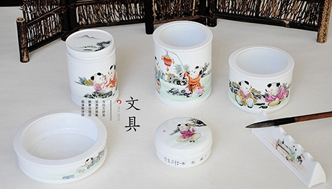 陶瓷笔架:静等圣贤泼墨还